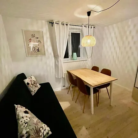 5 Minute Walk To Lego House - 50m2 With Garden / A Unit